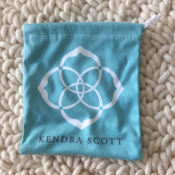 KENDRA SCOTT statement ABALONE EARRINGS NEVER WORN - Picture 4 of 5
